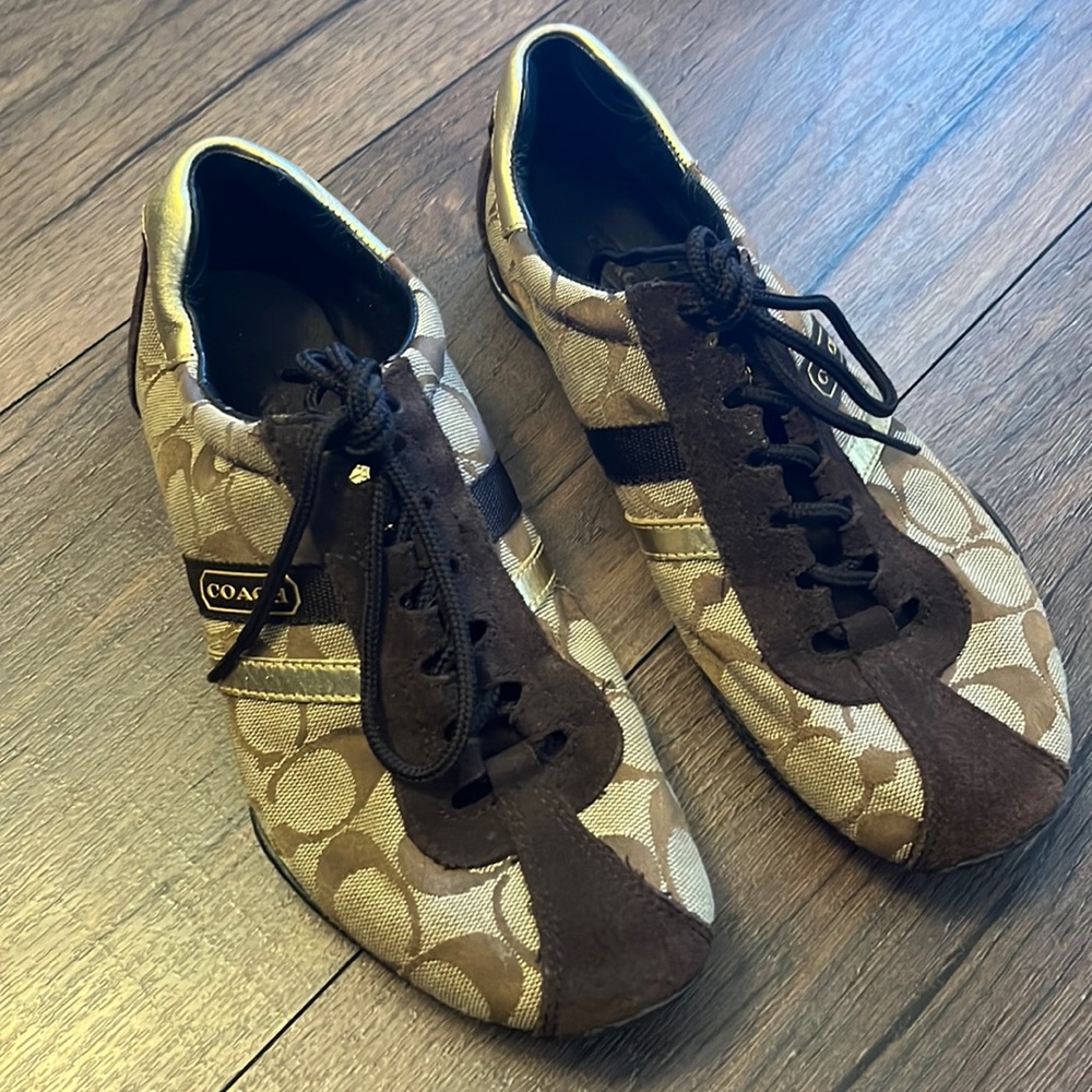 Coach sneaker size 7